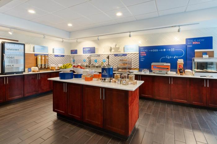 holiday inn express and suites cincinnati riverfront by ihg
