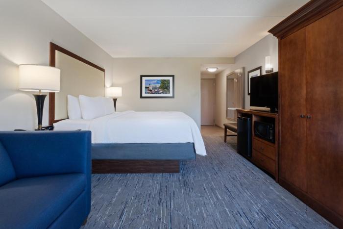 holiday inn express and suites cincinnati riverfront by ihg