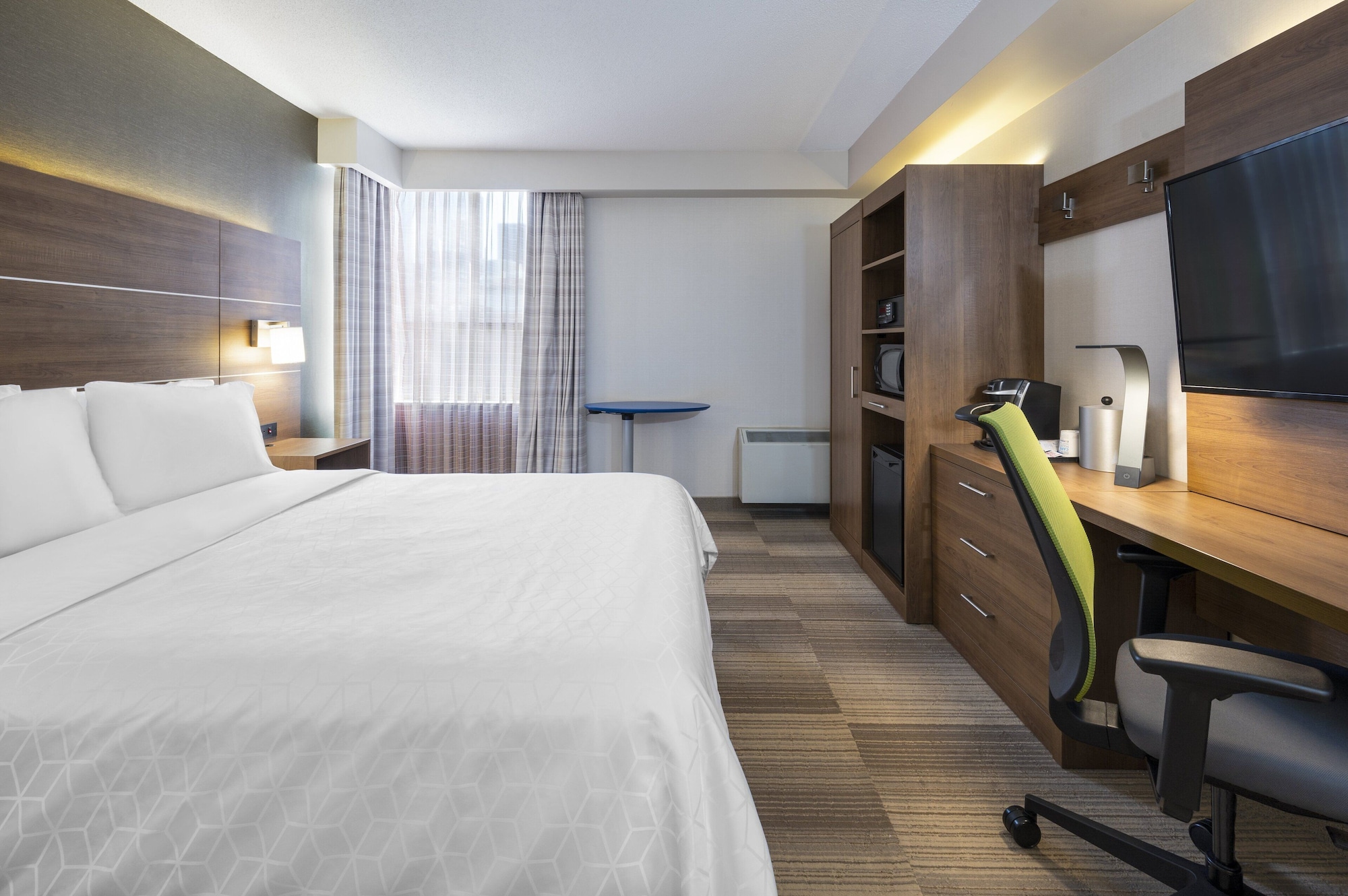 holiday inn express toronto downtown by ihg