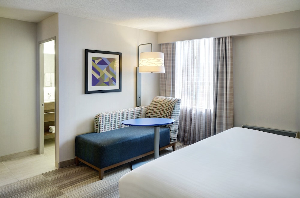 holiday inn express toronto downtown by ihg