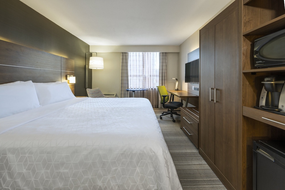 holiday inn express toronto downtown by ihg