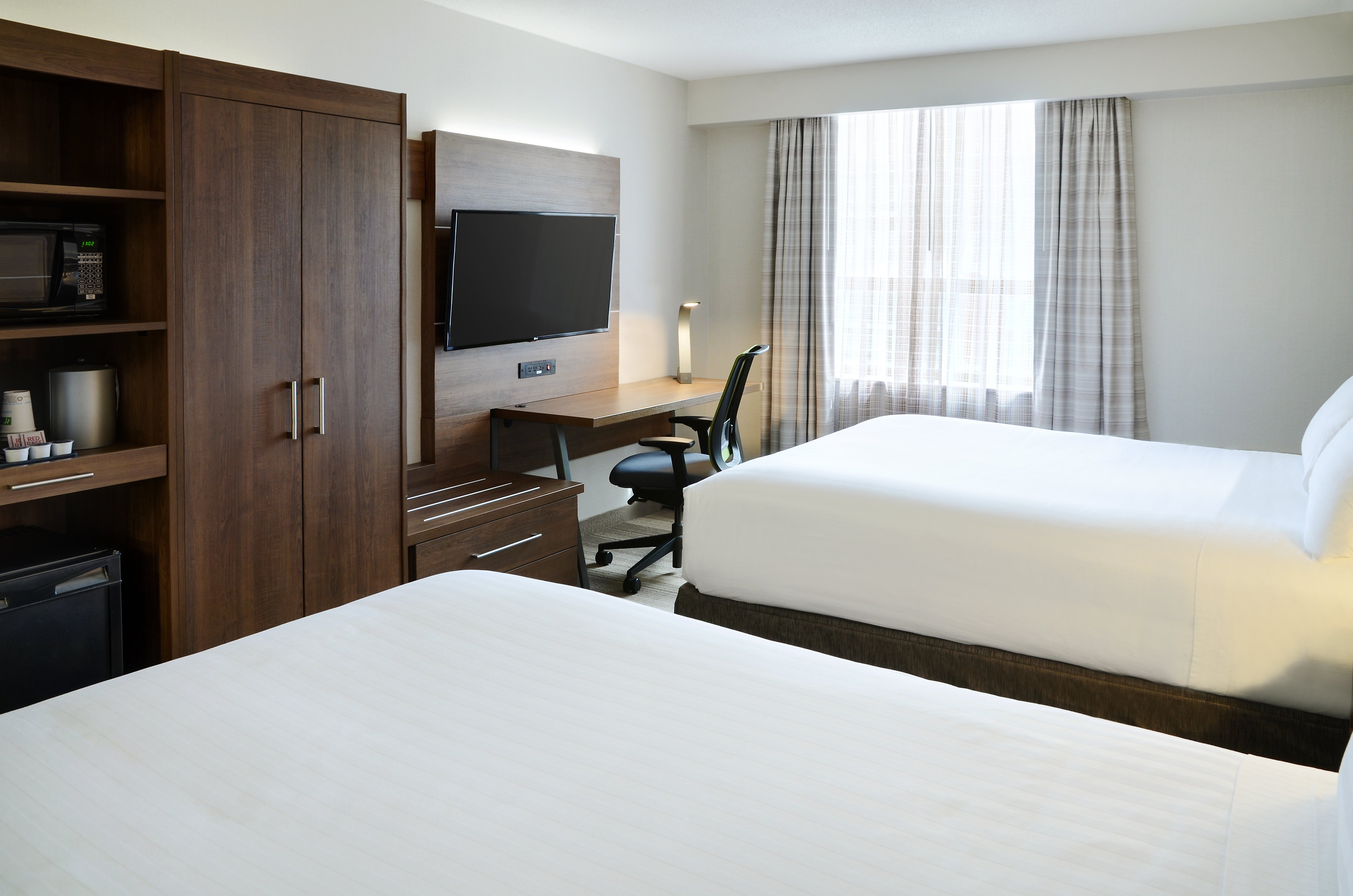 holiday inn express toronto downtown by ihg