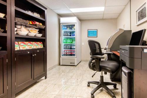 quality inn and suites toronto west