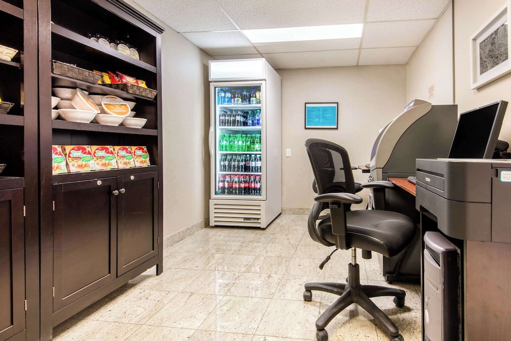 quality inn and suites toronto west