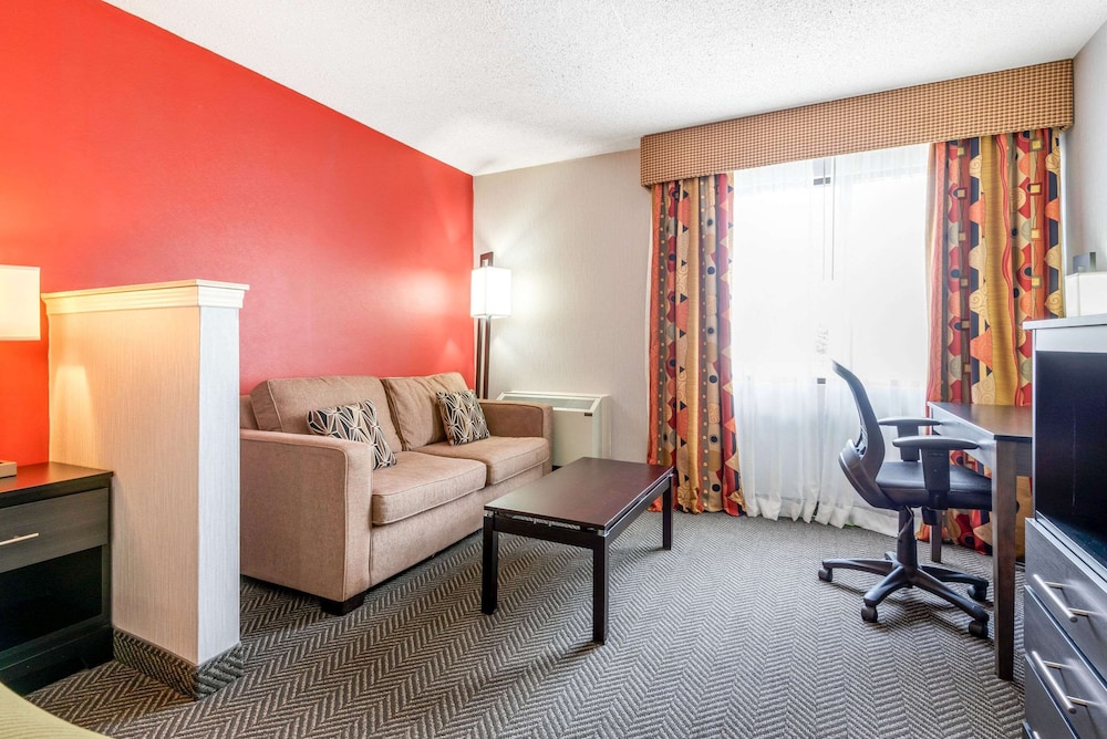 quality inn and suites toronto west