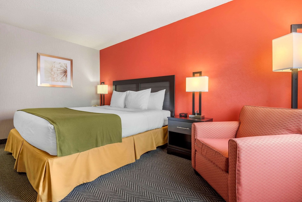 quality inn and suites toronto west