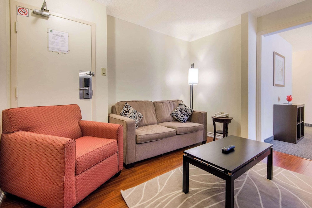 quality inn and suites toronto west