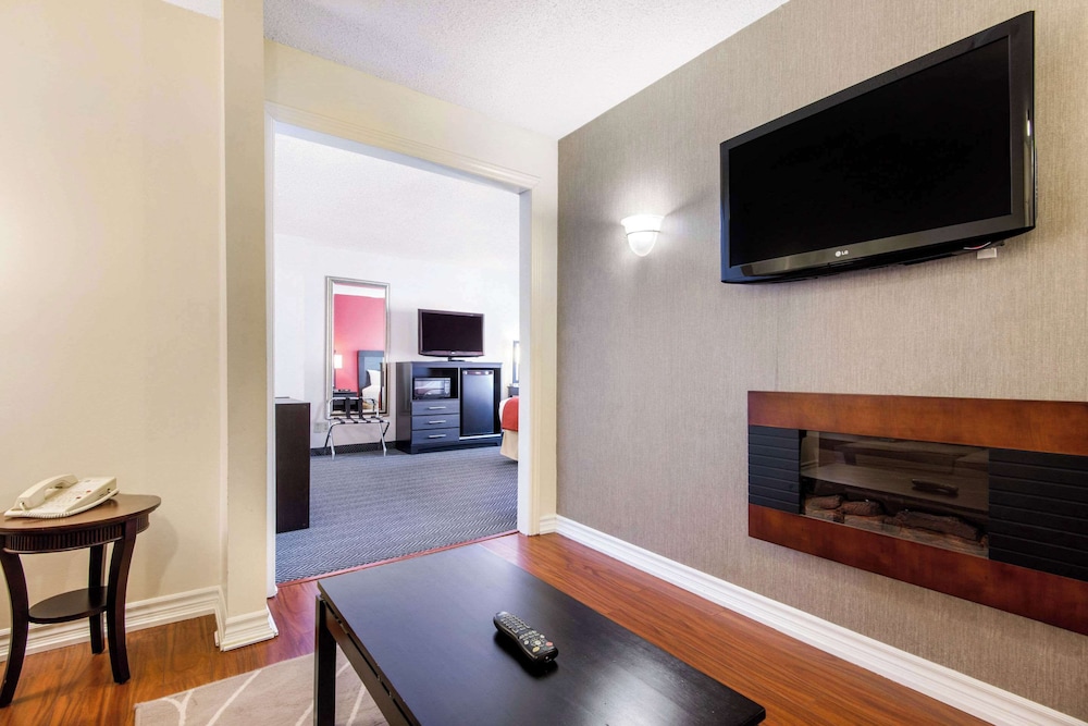 quality inn and suites toronto west