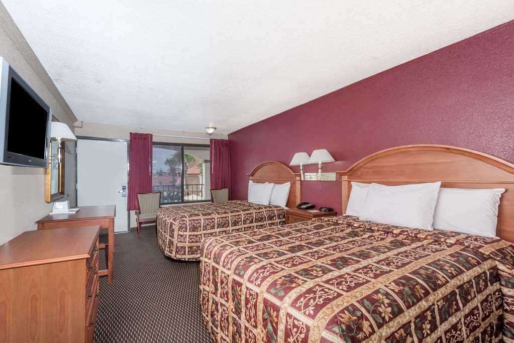 days inn by wyndham san antonio splashtown att center