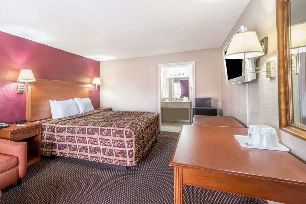 days inn by wyndham san antonio splashtown att center