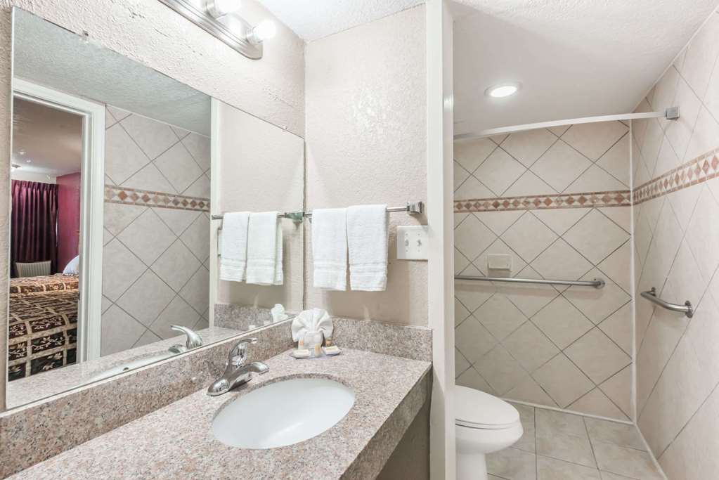 days inn by wyndham san antonio splashtown att center