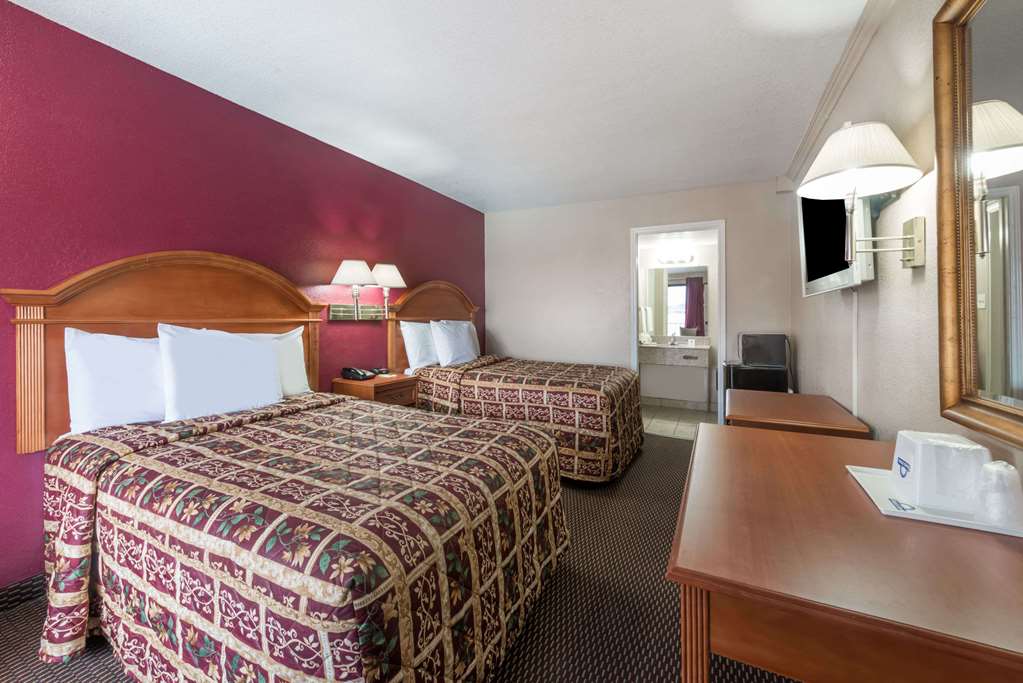 days inn by wyndham san antonio splashtown att center
