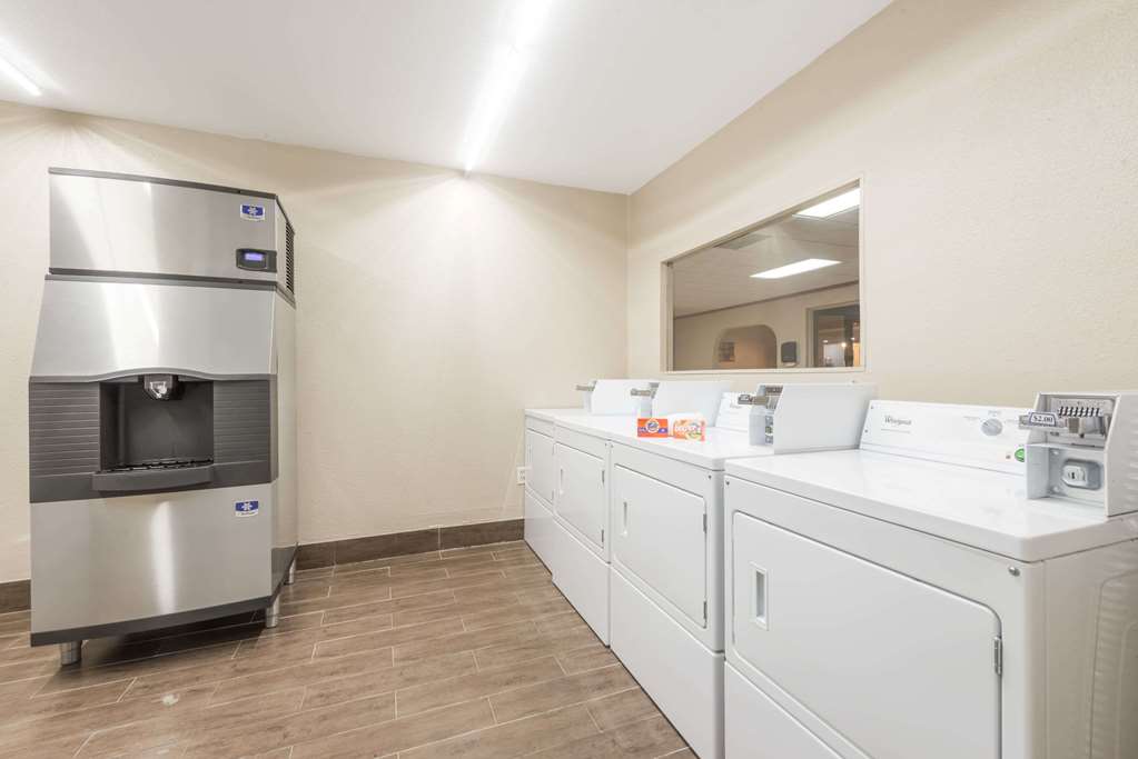 days inn by wyndham san antonio splashtown att center