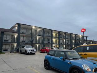 hometowne studios san antonio e frost bank center