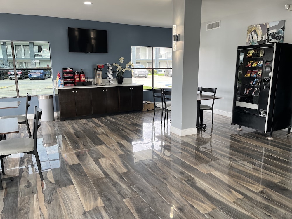 hometowne studios san antonio e frost bank center