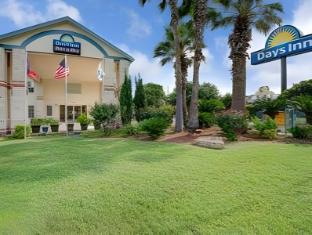 days inn by wyndham san antonio southeast frost bank center
