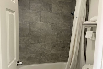 days inn by wyndham san antonio southeast frost bank center