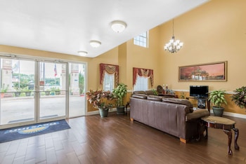 Days Inn By Wyndham San Antonio Southeast/Frost Bank Center,Martindale Army Air Field>>Bexar County,2 star