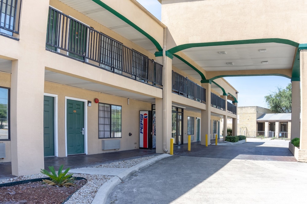 oyo inn and suites medical center san antonio