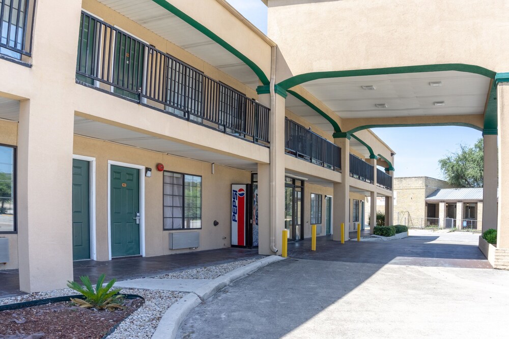 oyo inn and suites medical center san antonio
