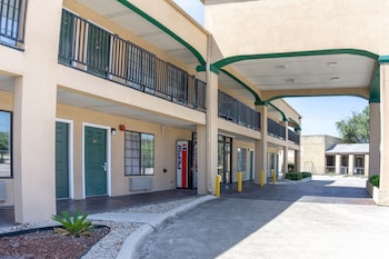 oyo inn and suites medical center san antonio