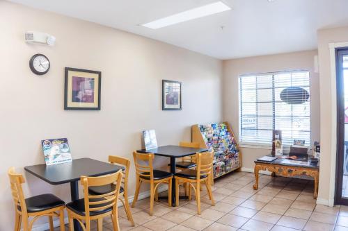 Oyo Inn & Suites Medical Center San Antonio,Bexar County>>Balcones Heights,2 star