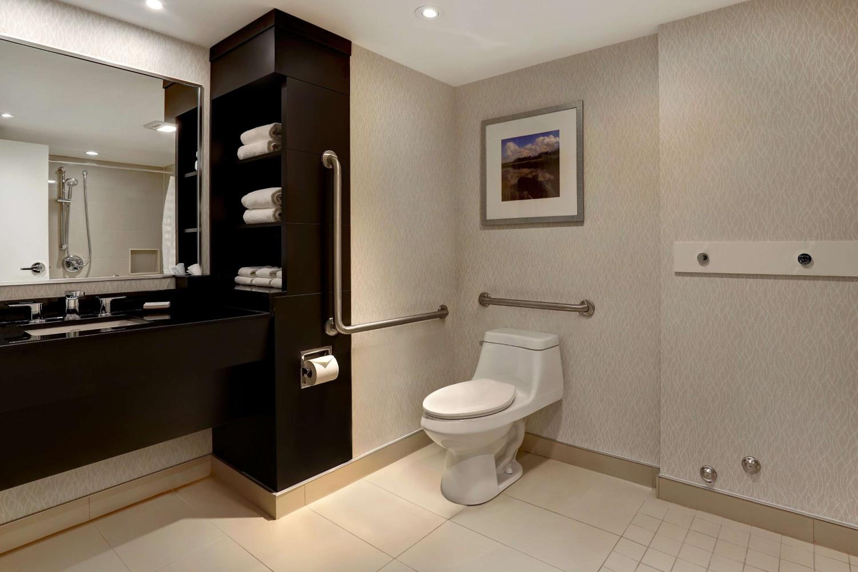 embassy suites by hilton niagara falls fallsview