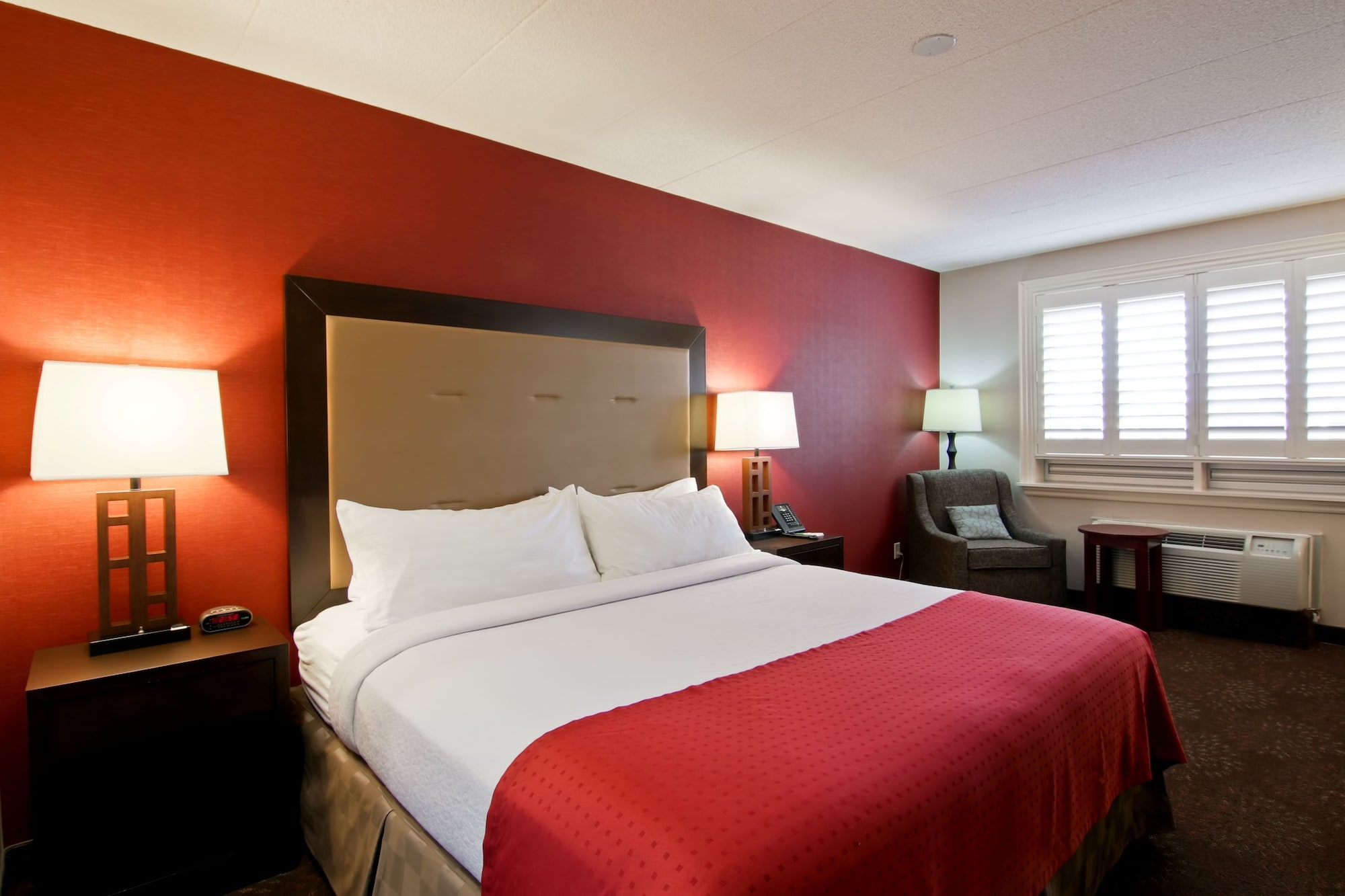 holiday inn and suites st catharines conf ctr