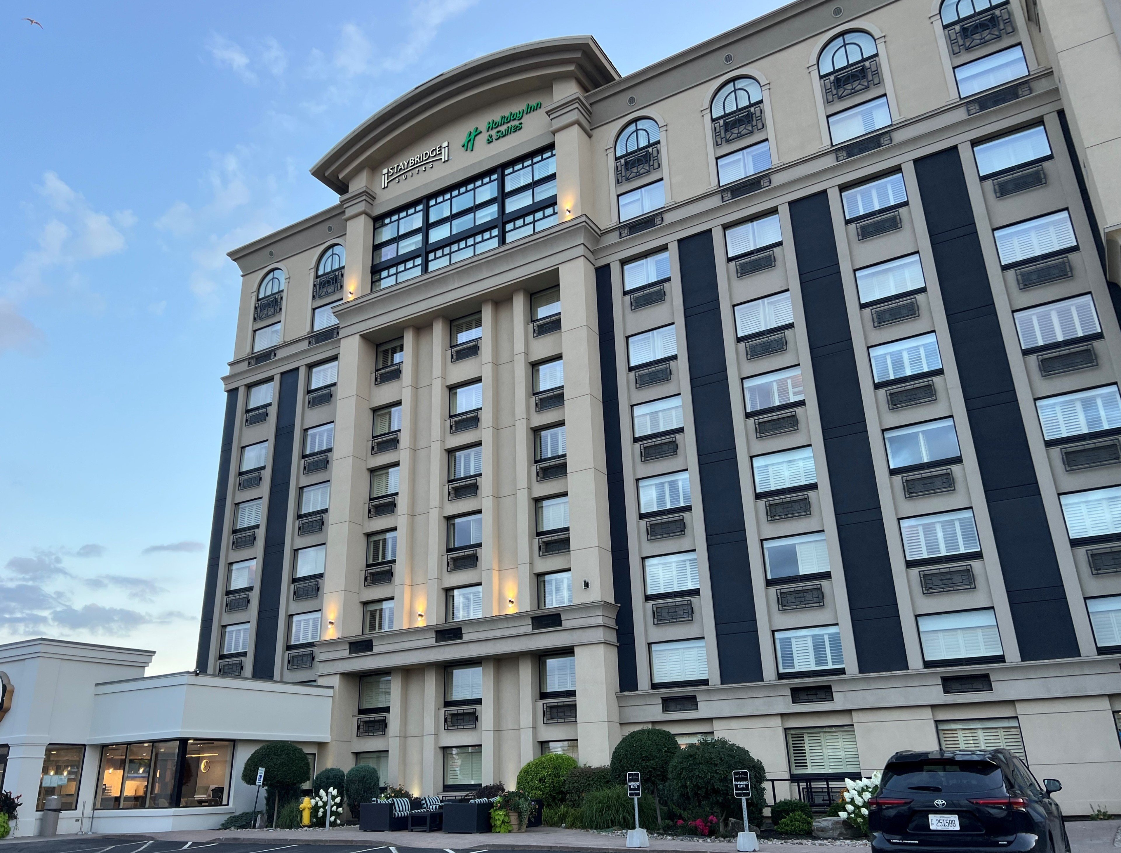holiday inn and suites st catharines conf ctr