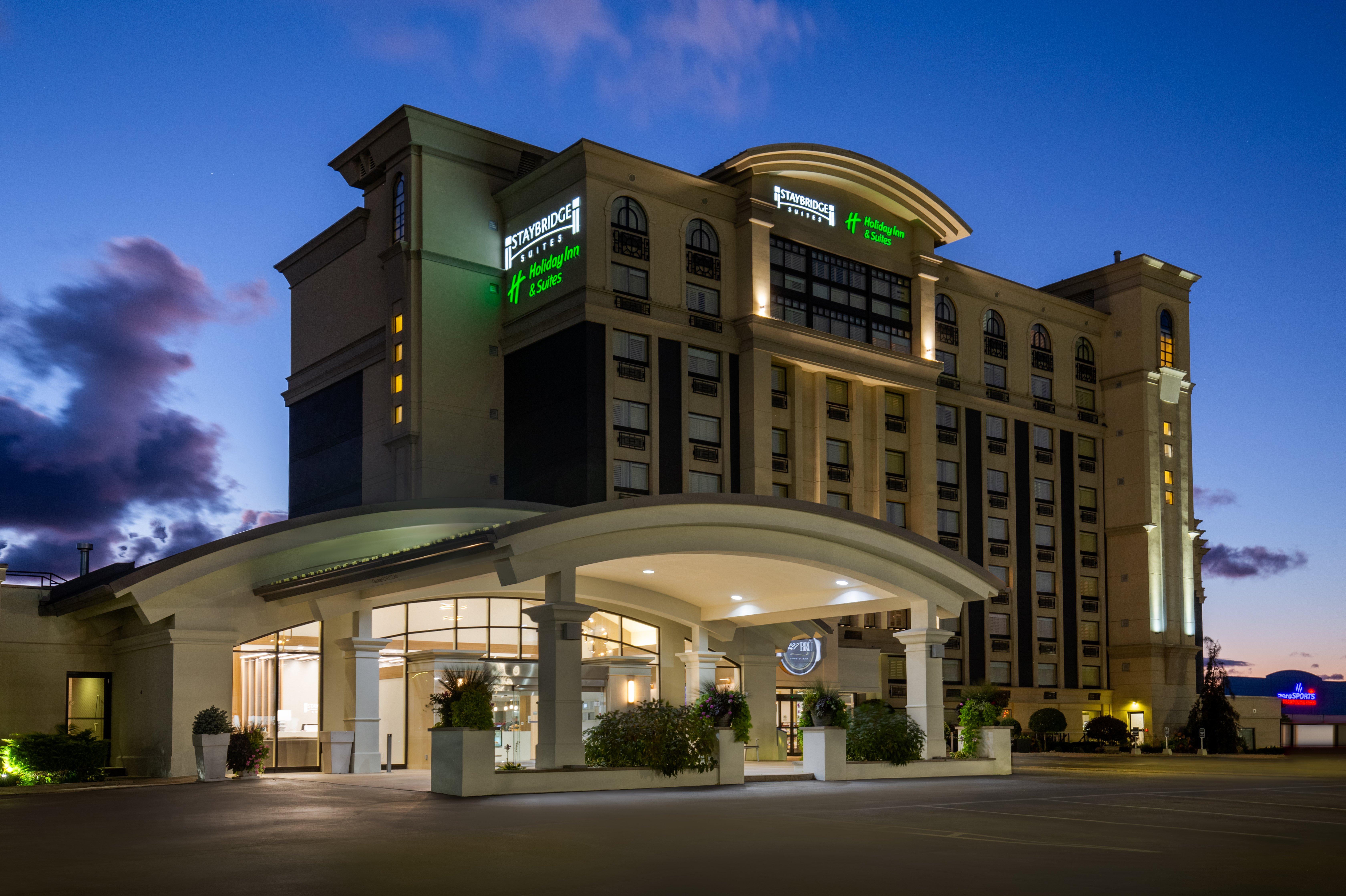 holiday inn and suites st catharines conf ctr