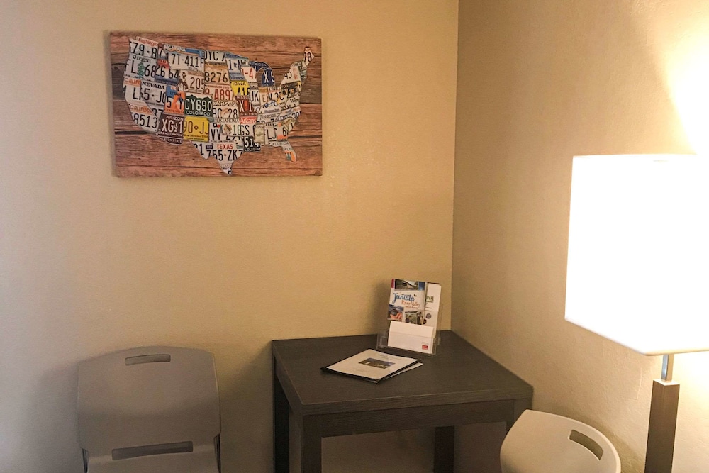 econo lodge mifflintown