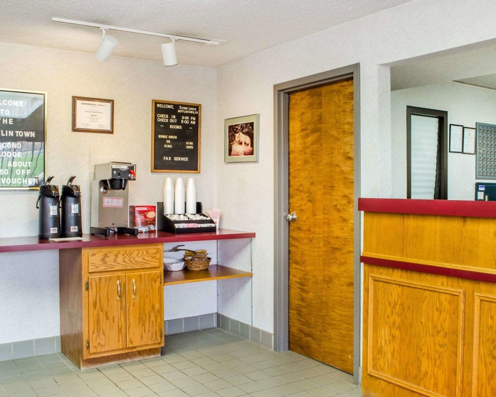 econo lodge mifflintown