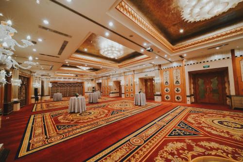 crowne plaza hotel qingdao by ihg