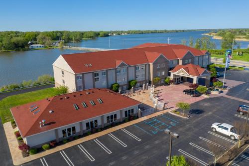 holiday inn express and suites port clinton catawb