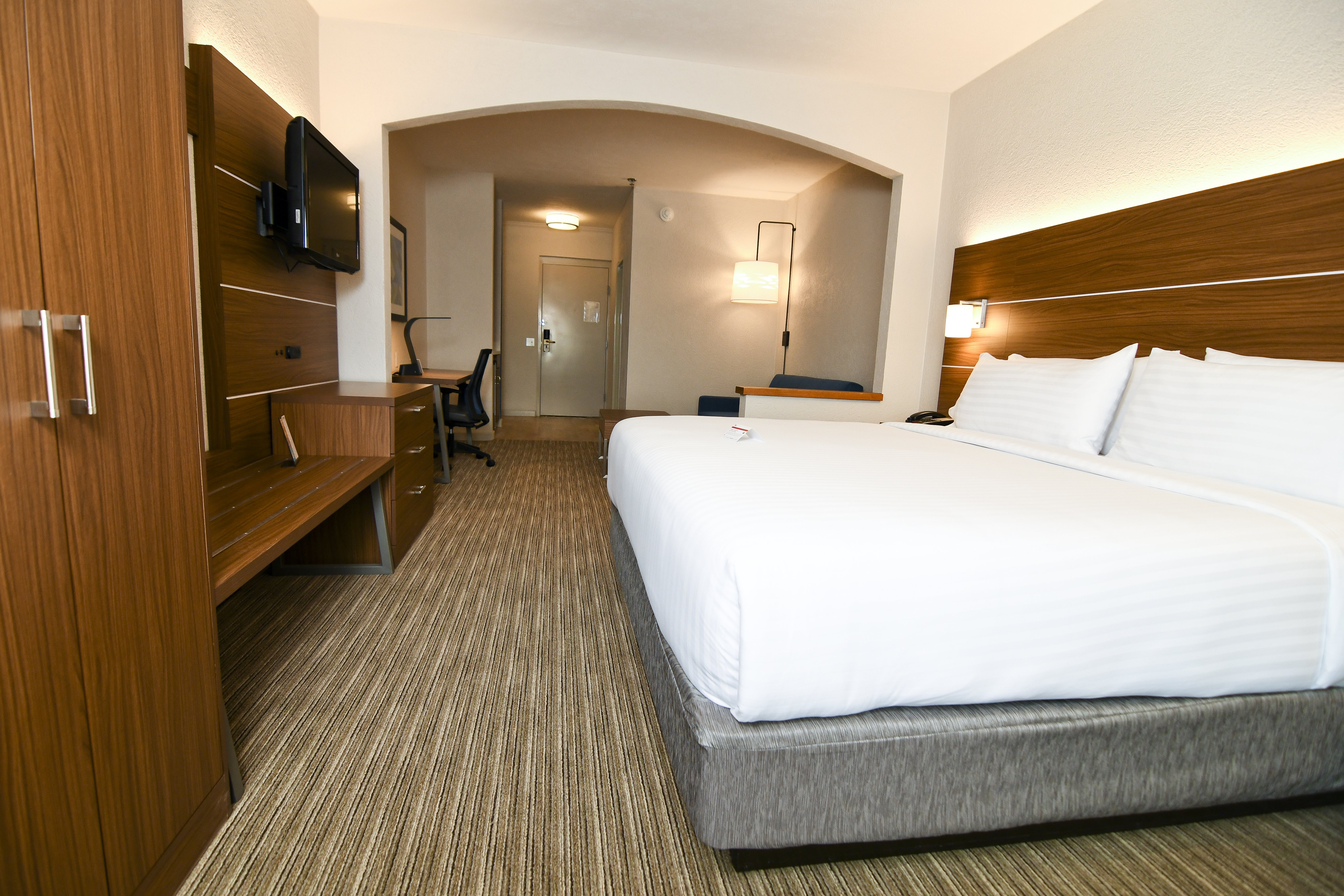 holiday inn express and suites port clinton catawb