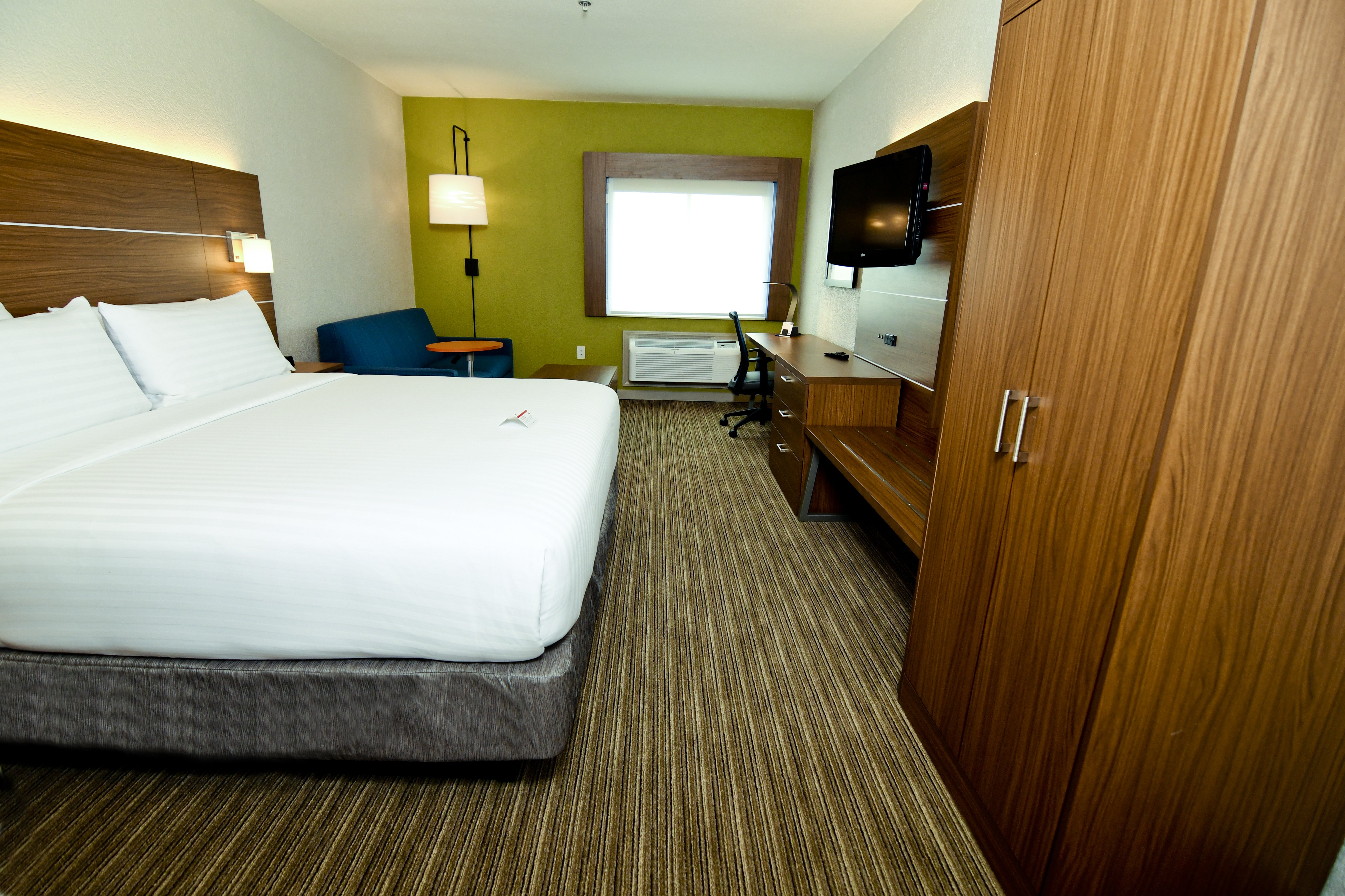 holiday inn express and suites port clinton catawb