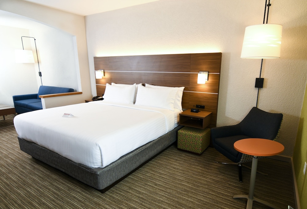 holiday inn express and suites port clinton catawb