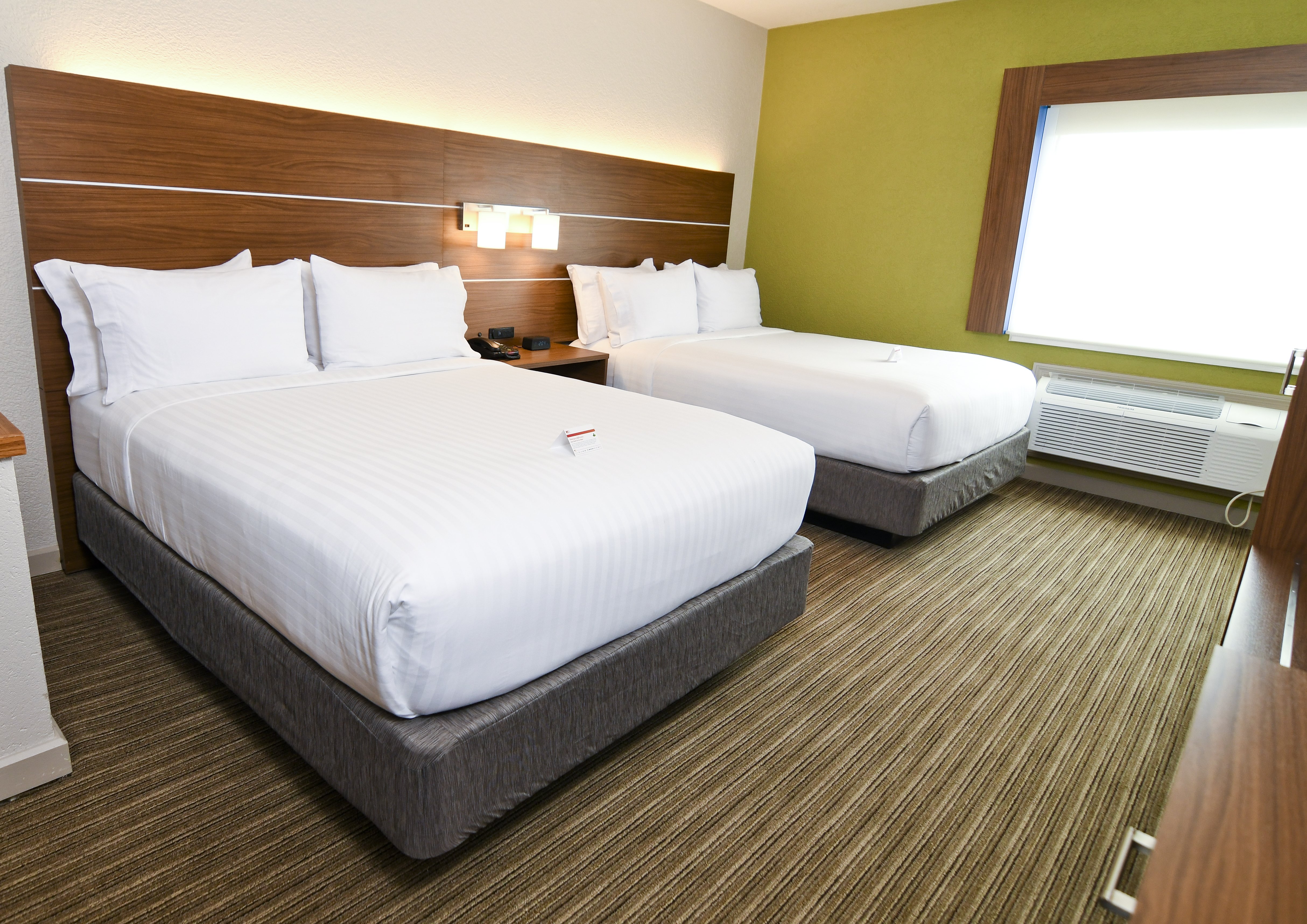holiday inn express and suites port clinton catawb