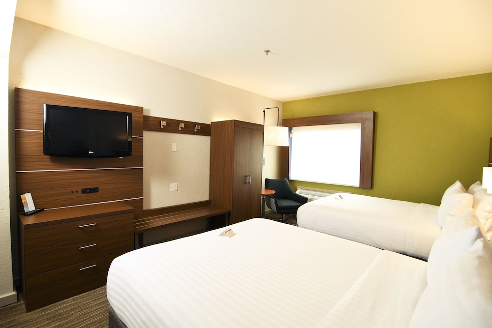 holiday inn express and suites port clinton catawb