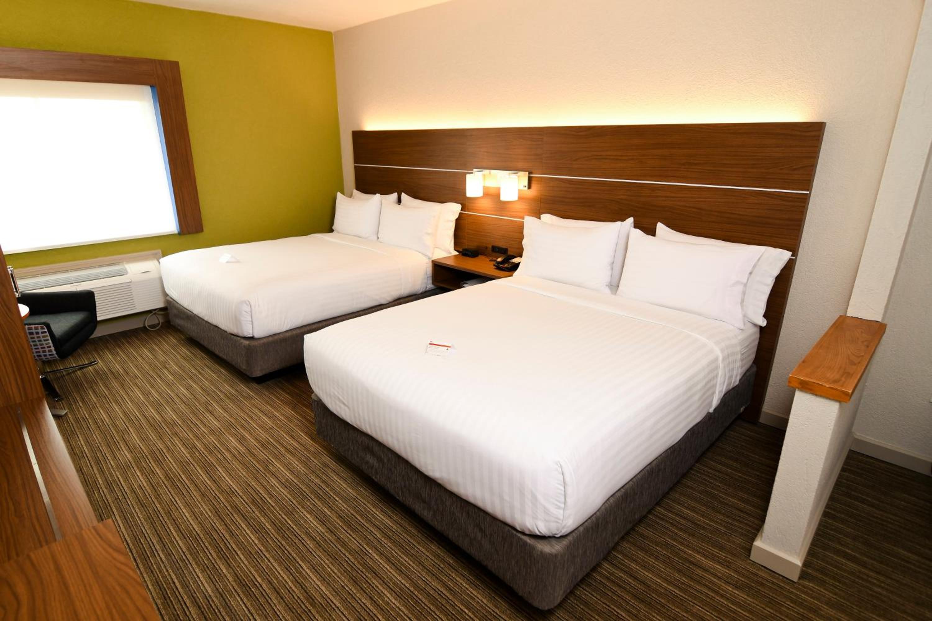 holiday inn express and suites port clinton catawb