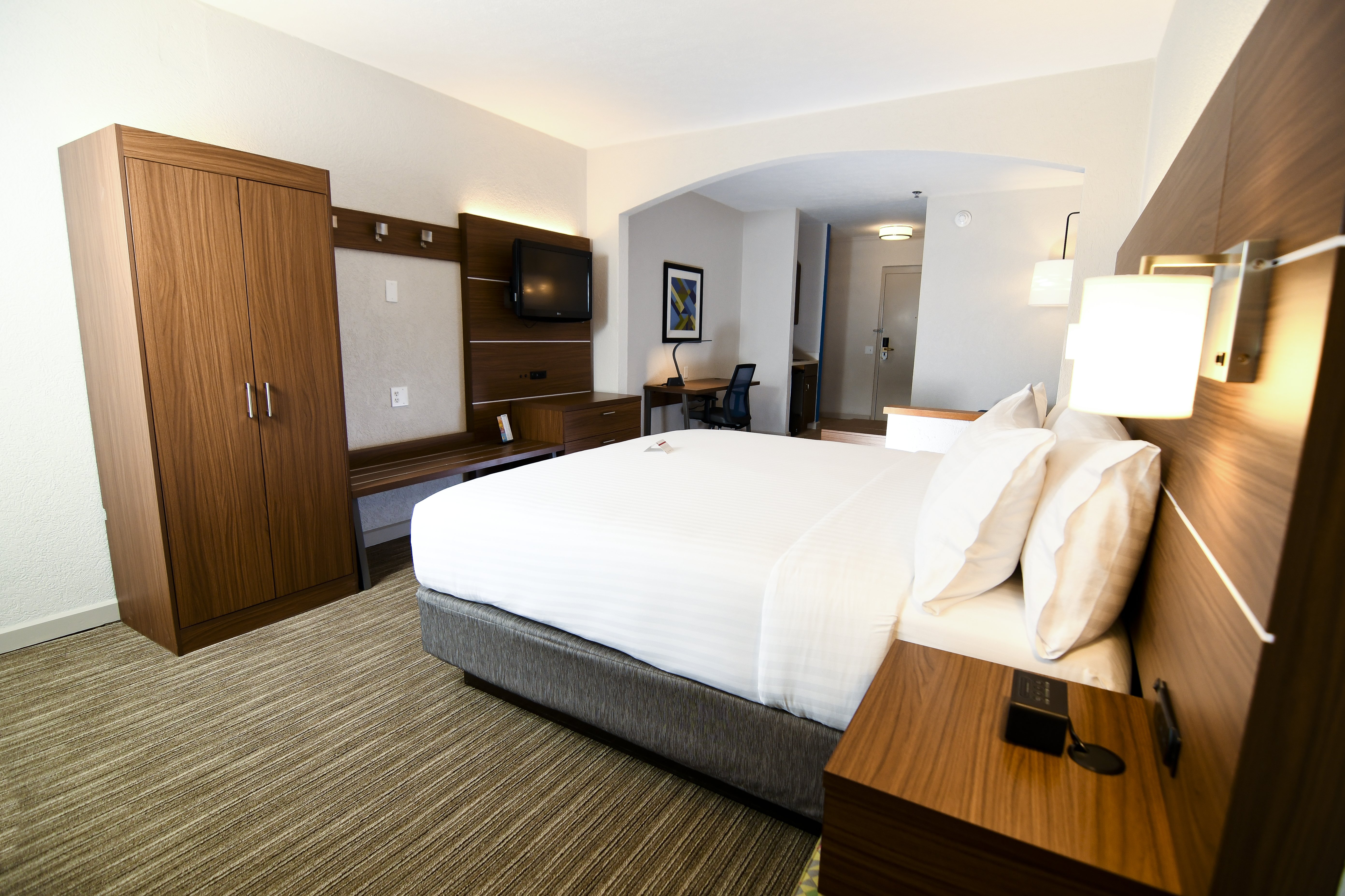 holiday inn express and suites port clinton catawb