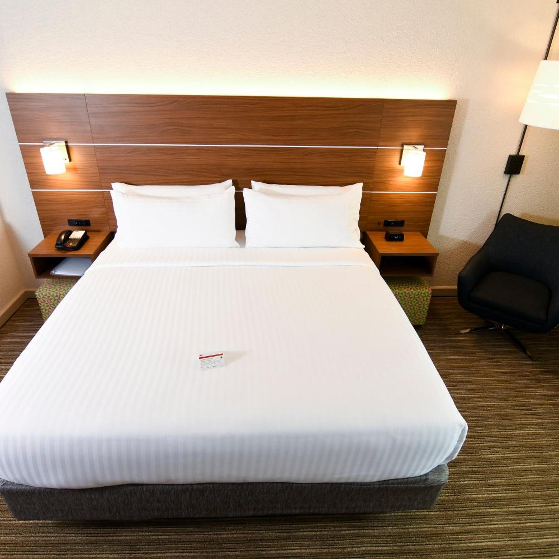 holiday inn express and suites port clinton catawb