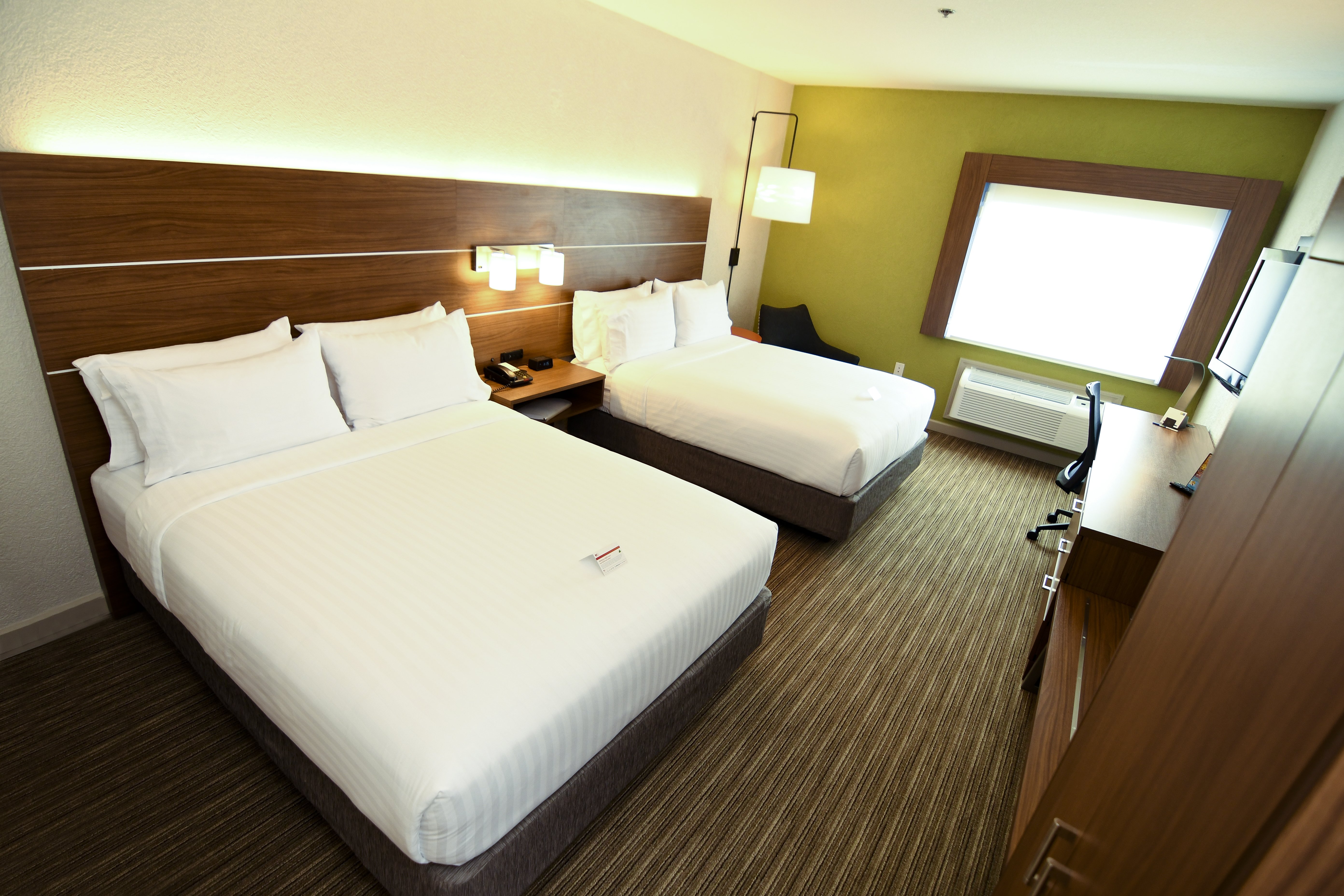holiday inn express and suites port clinton catawb