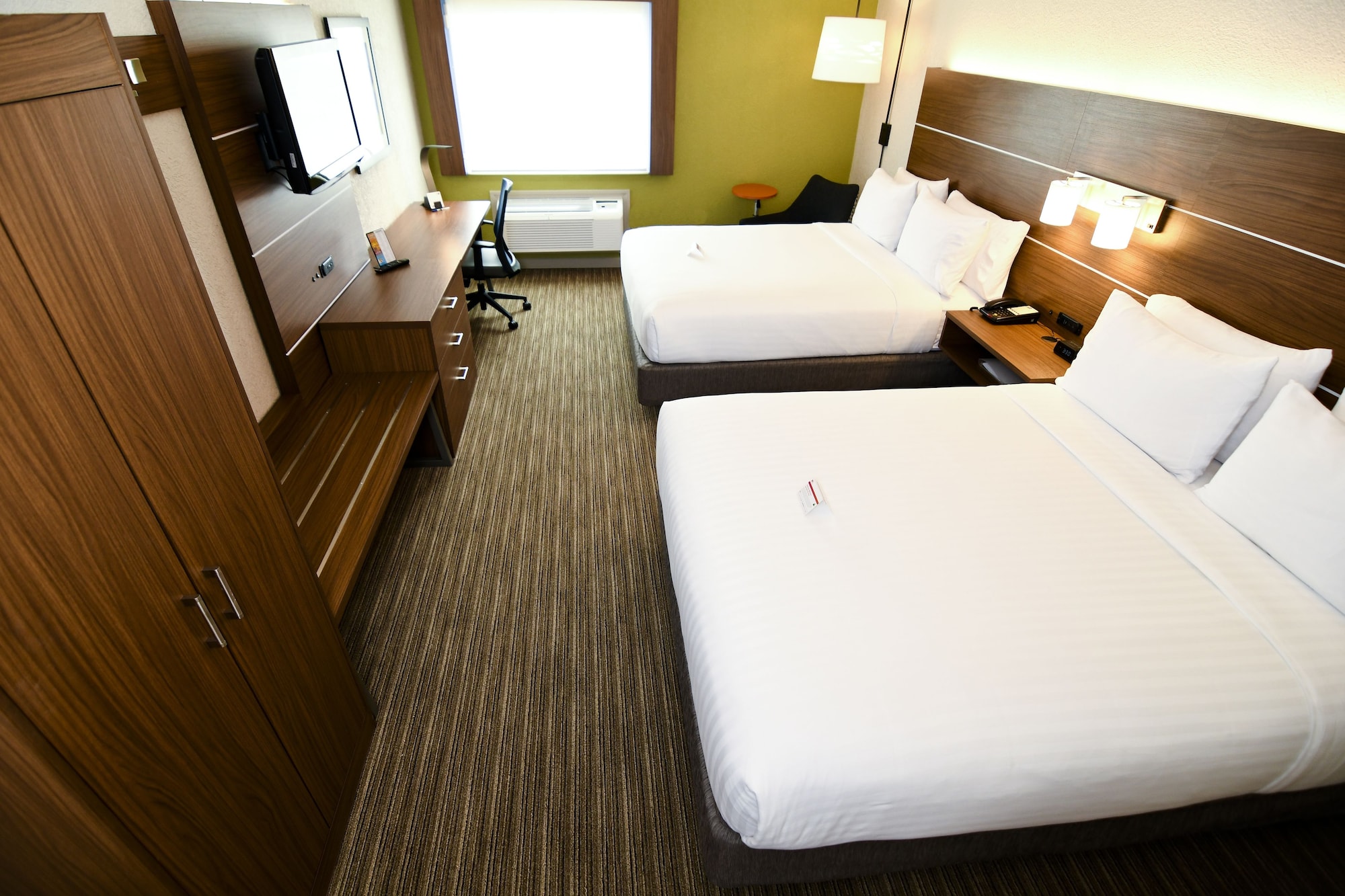 holiday inn express and suites port clinton catawb