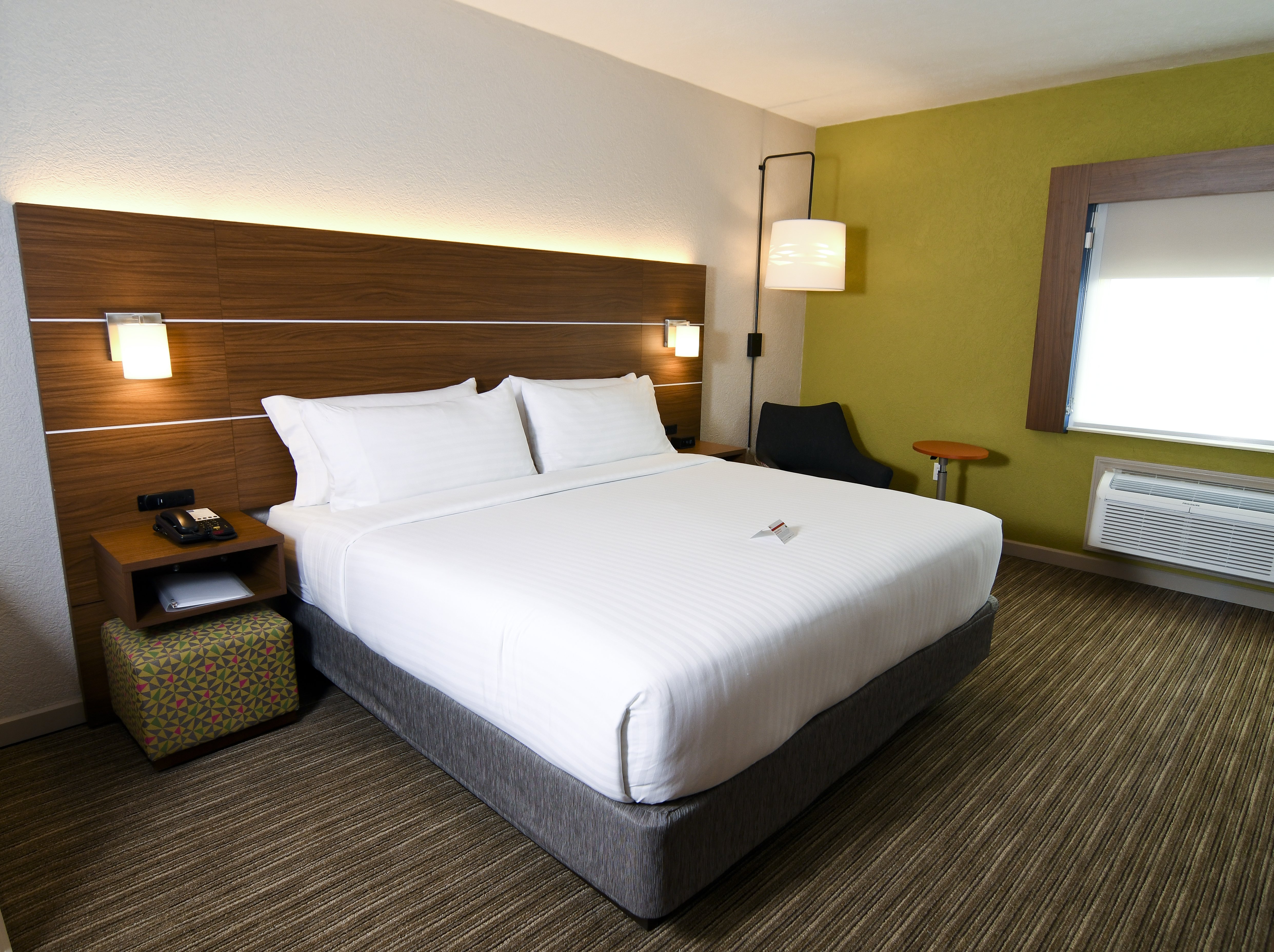 holiday inn express and suites port clinton catawb