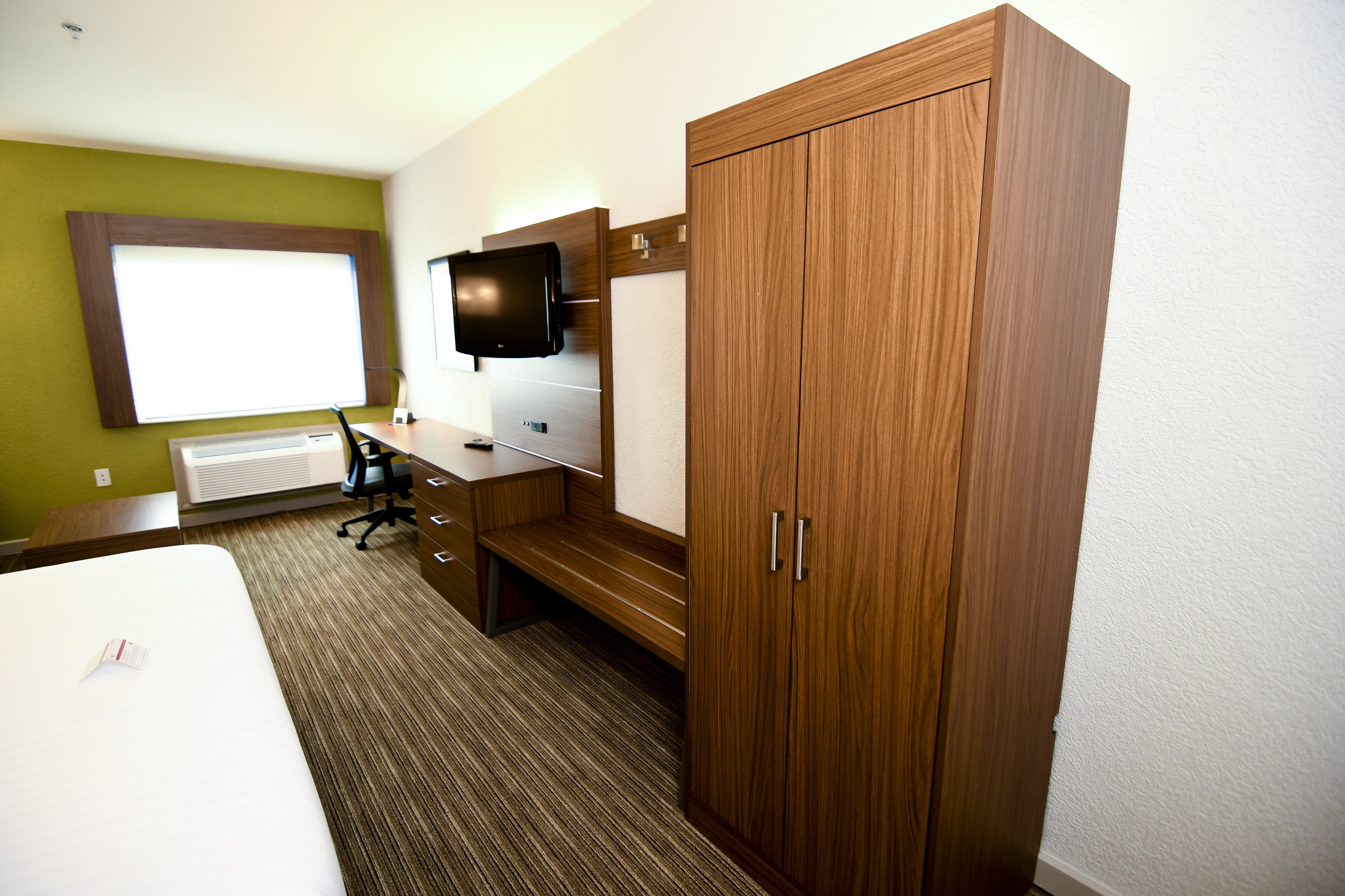 holiday inn express and suites port clinton catawb