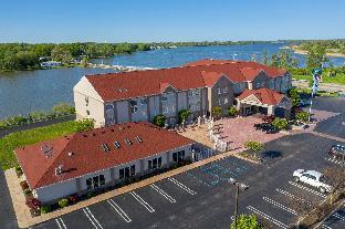 holiday inn express and suites port clinton catawb