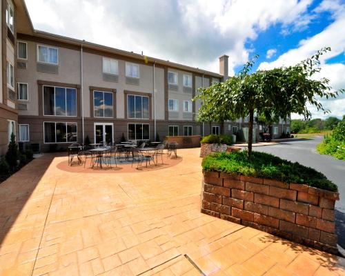 holiday inn express and suites port clinton catawb