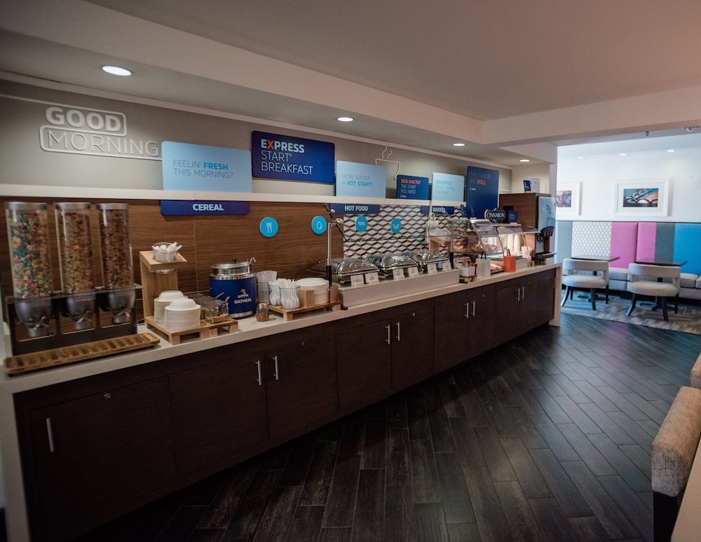 holiday inn express hickory hickory mart by ihg