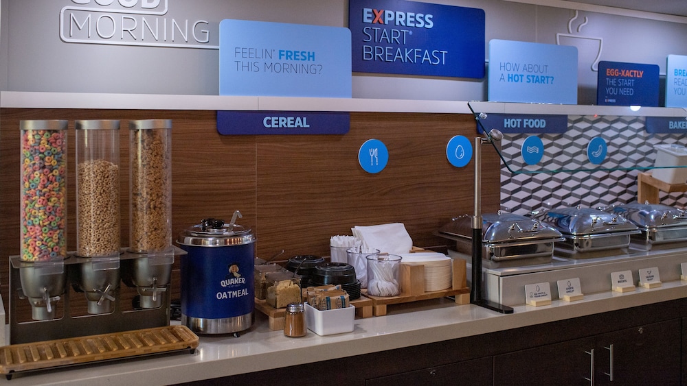 holiday inn express hickory hickory mart by ihg